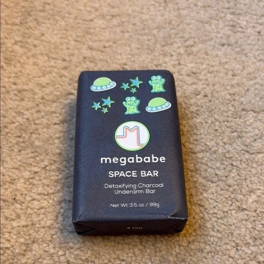 🎪 Megababe Charcoal Detox Bar new in wrap